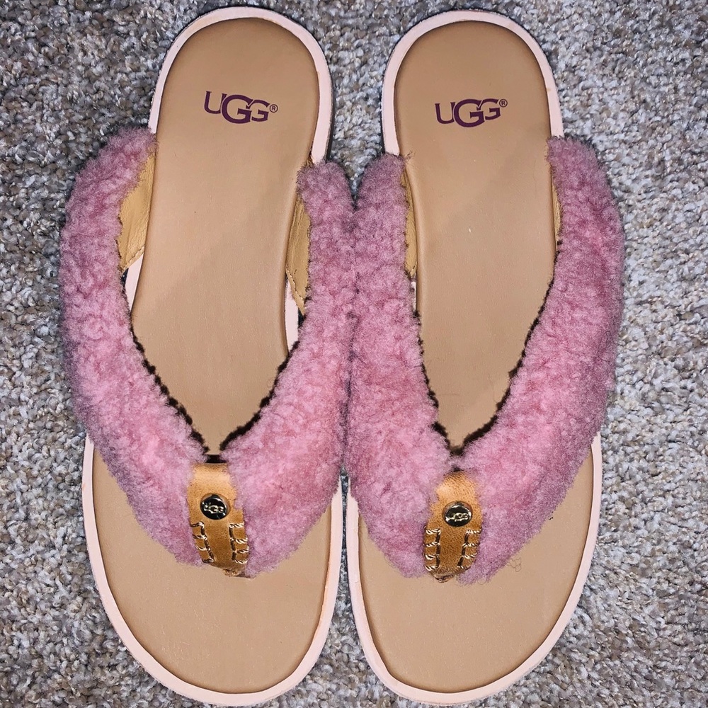 UGG Alicia flip-flops NWOT